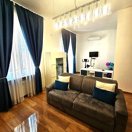 Genoa Lux Apartments With Parking Luaran gambar