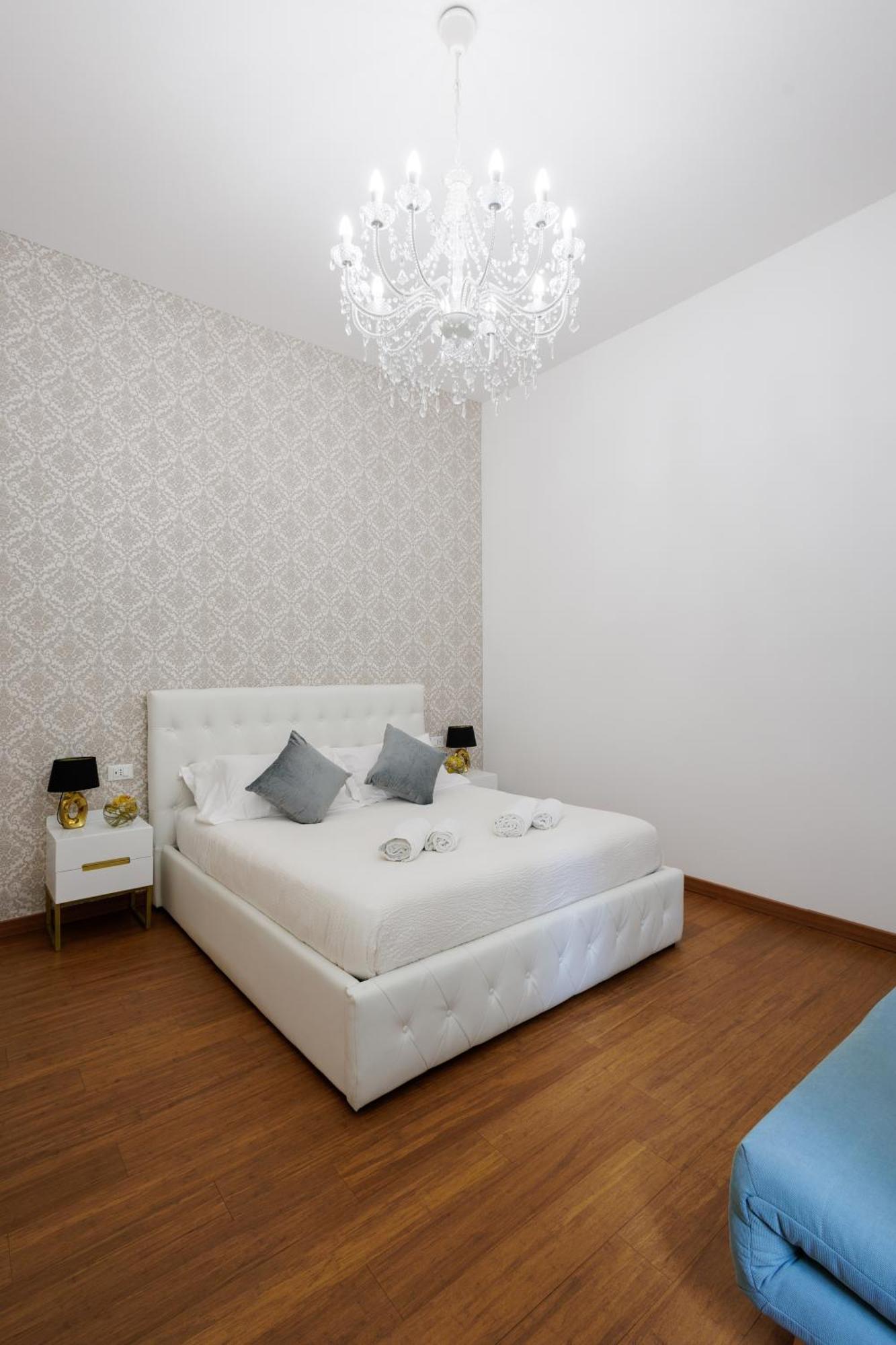 Genoa Lux Apartments With Parking Luaran gambar