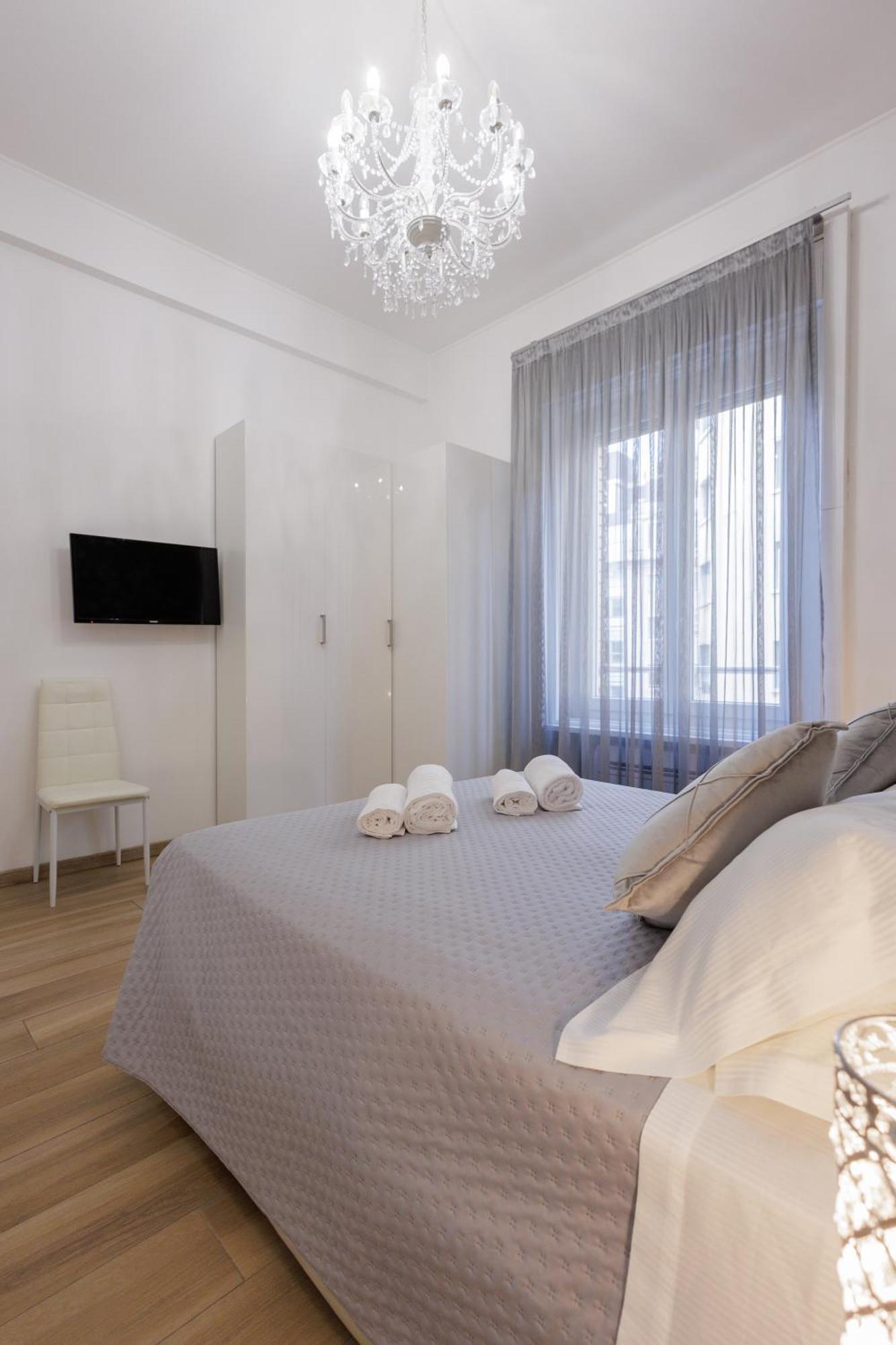 Genoa Lux Apartments With Parking Luaran gambar