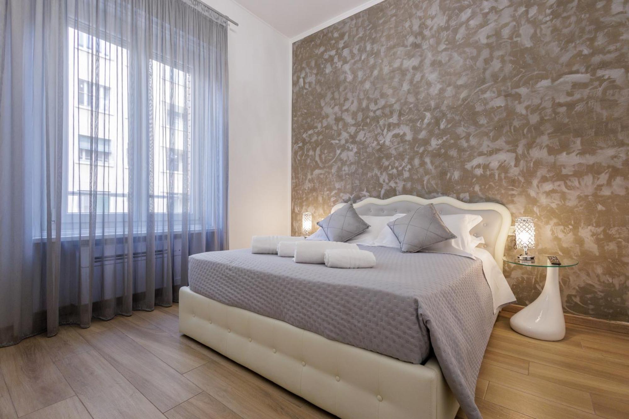 Genoa Lux Apartments With Parking Luaran gambar