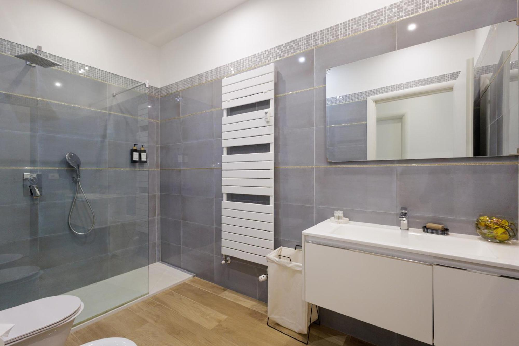 Genoa Lux Apartments With Parking Luaran gambar