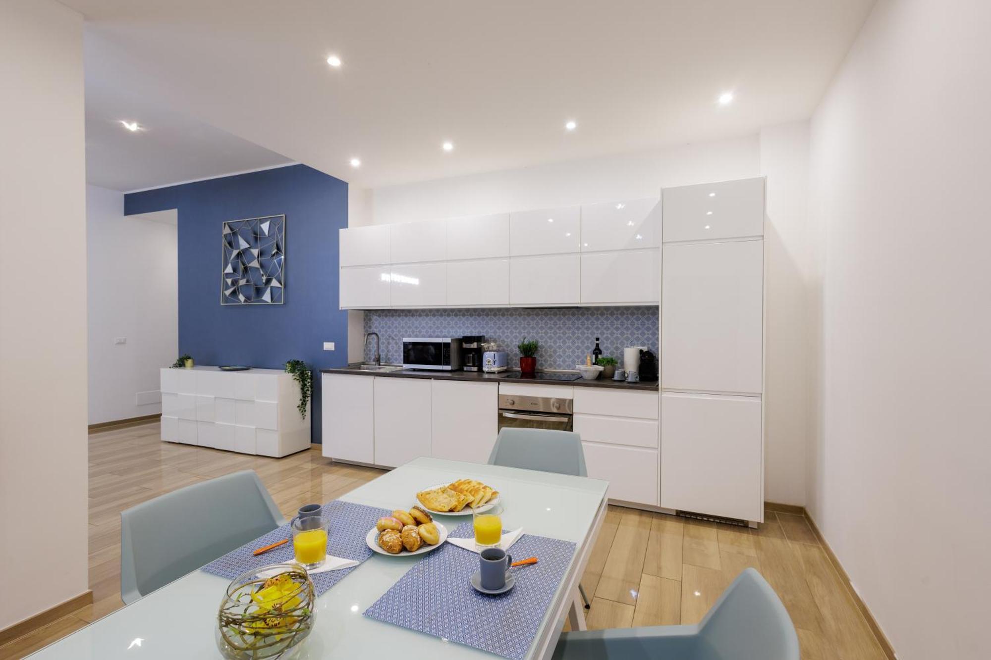 Genoa Lux Apartments With Parking Luaran gambar