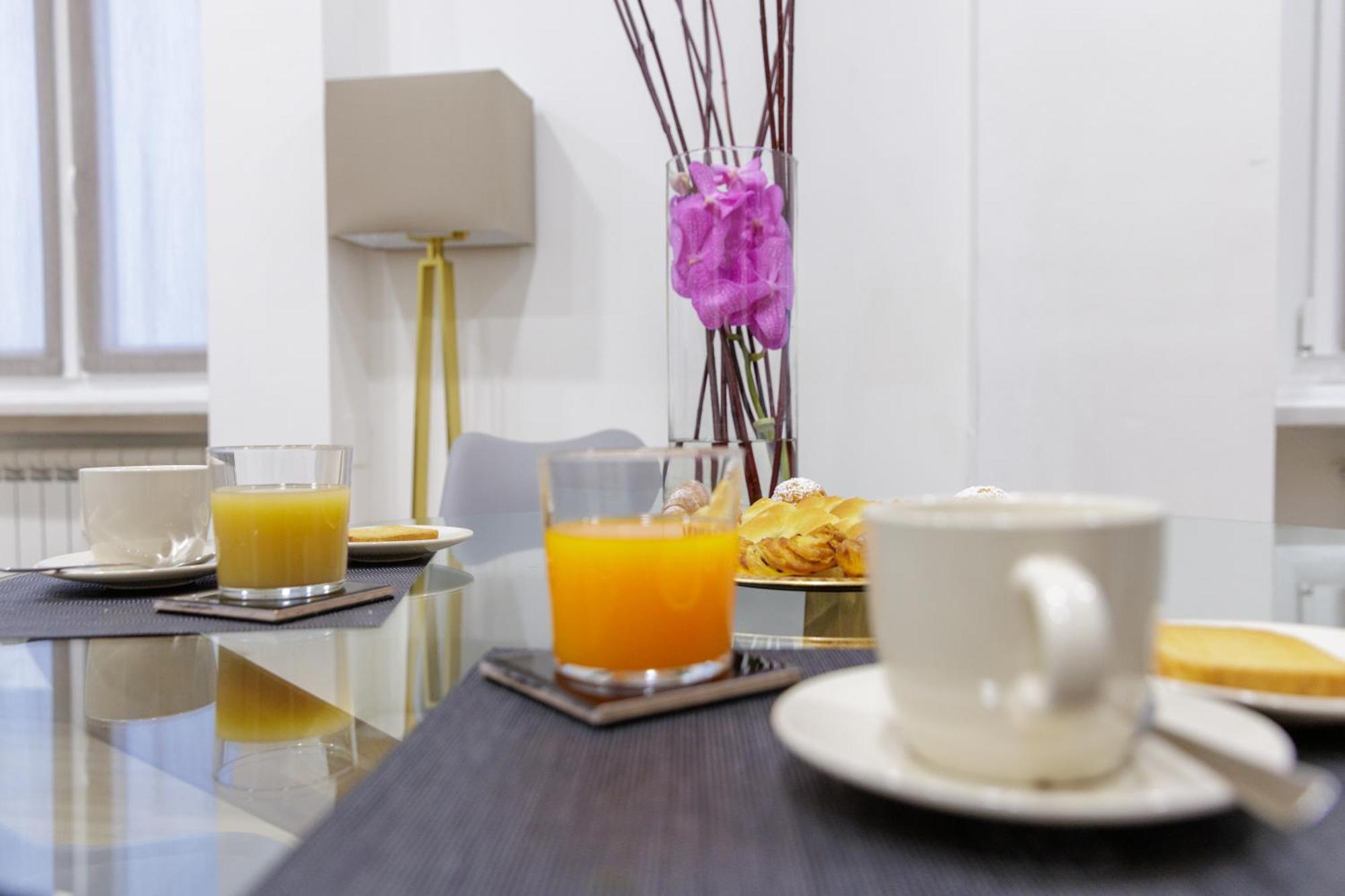 Genoa Lux Apartments With Parking Luaran gambar